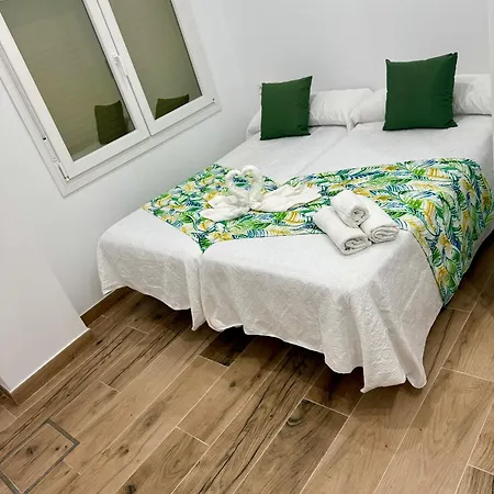 1 * Málaga